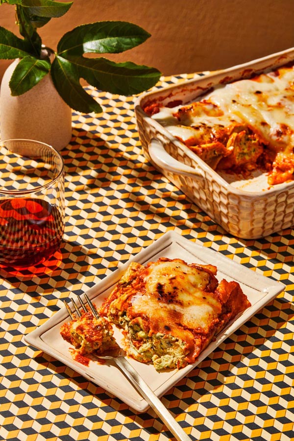 0090_VegNews113022_Cannelloni_AndriaLo